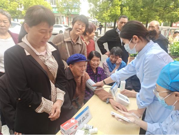 百姓健康系我心，黨員服務(wù)進(jìn)社區(qū)