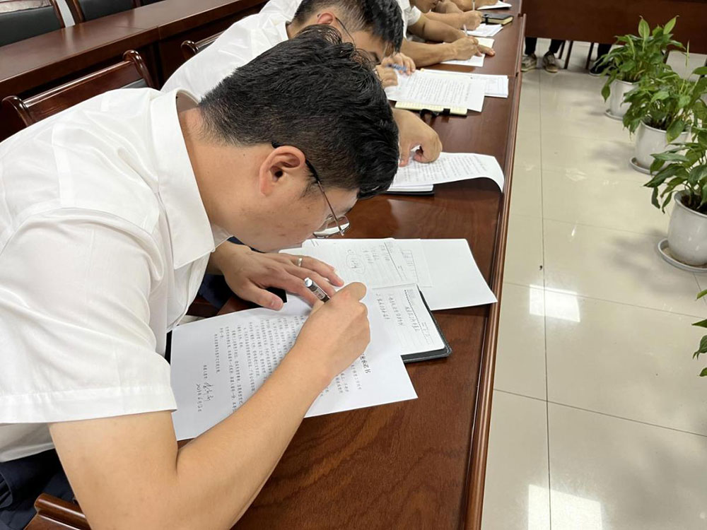 城建投公司召開全體員工大會暨安全生產(chǎn)、保密工作會議?